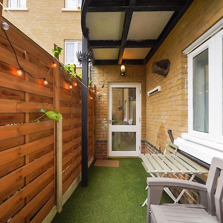 A Beautiful Stylish 2 Bedroom Apartment -City Of Londra Esterno foto