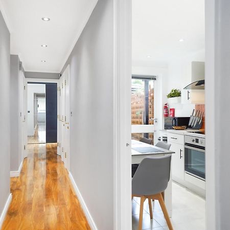 A Beautiful Stylish 2 Bedroom Apartment -City Of Londra Esterno foto