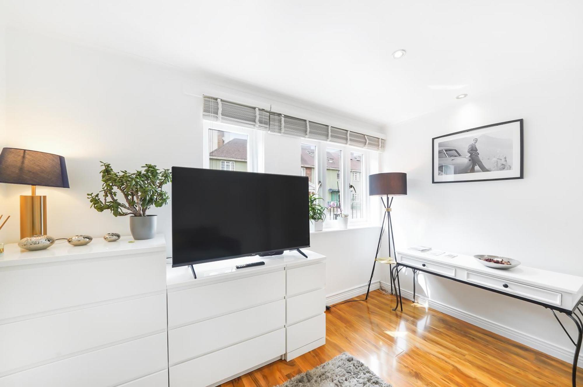 A Beautiful Stylish 2 Bedroom Apartment -City Of Londra Esterno foto
