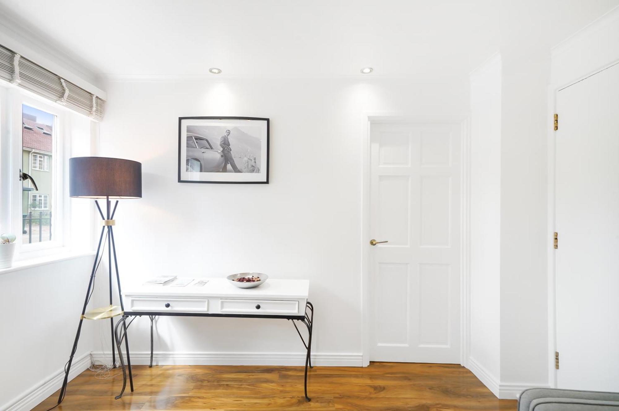 A Beautiful Stylish 2 Bedroom Apartment -City Of Londra Esterno foto