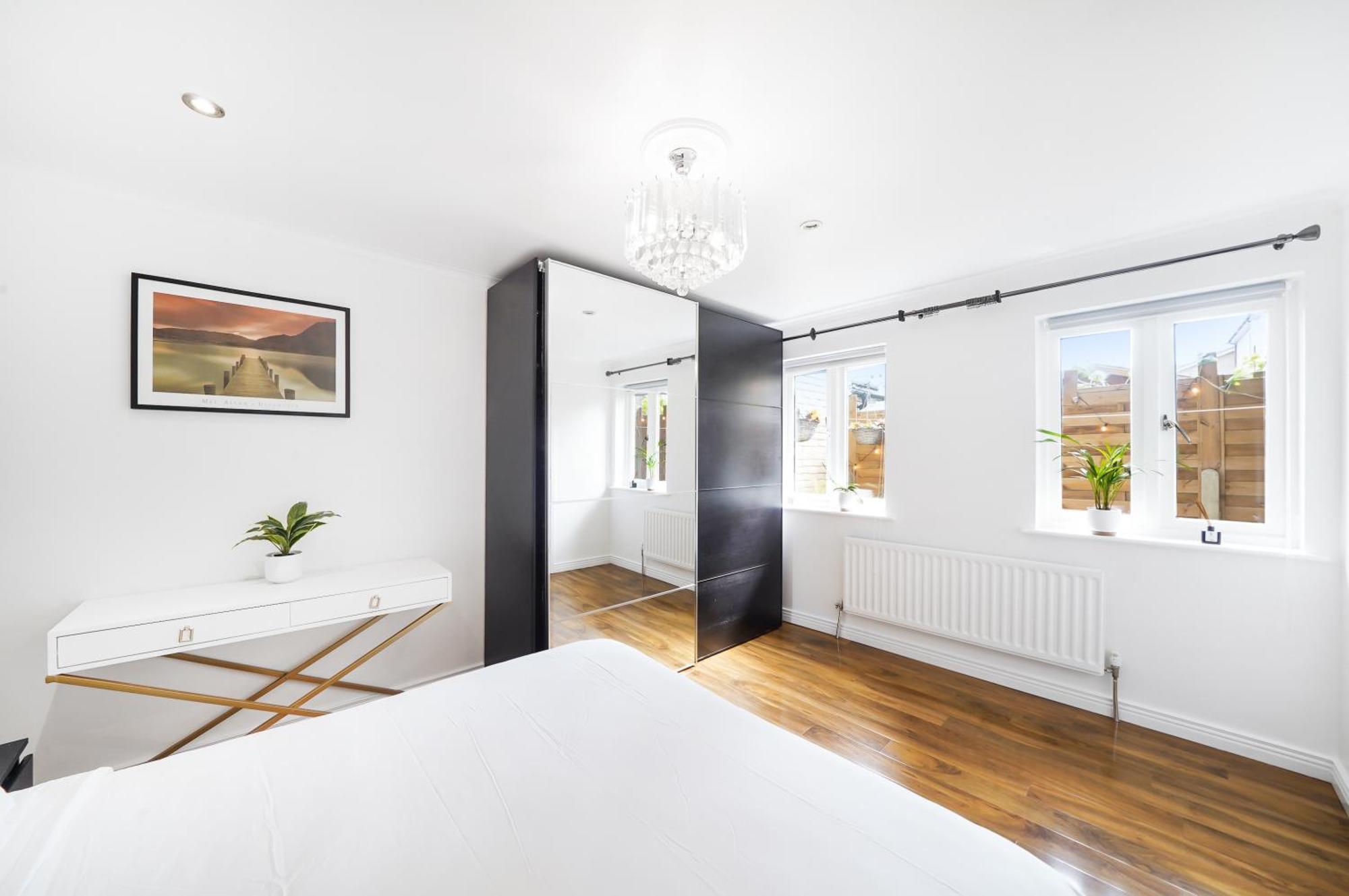 A Beautiful Stylish 2 Bedroom Apartment -City Of Londra Esterno foto